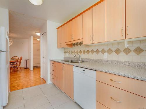 308-490 Marsett Pl, Saanich, BC - Indoor Photo Showing Kitchen With Double Sink