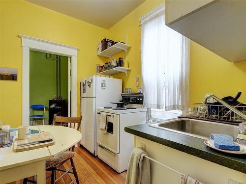 845 Princess Ave, Victoria, BC - Indoor Photo Showing Kitchen