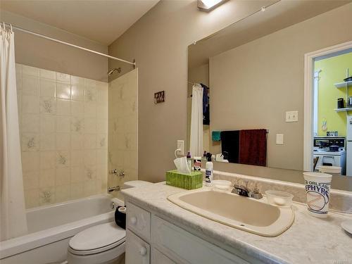 845 Princess Ave, Victoria, BC - Indoor Photo Showing Bathroom