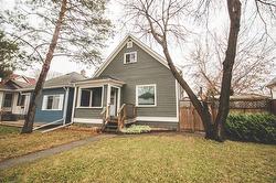 562 Walker AVE  Winnipeg, MB R3L 1C4