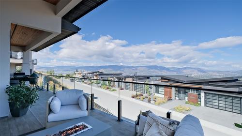 1010 Lakecrest Court, Kelowna, BC - Outdoor With View With Exterior