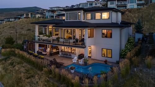 1010 Lakecrest Court, Kelowna, BC - Outdoor