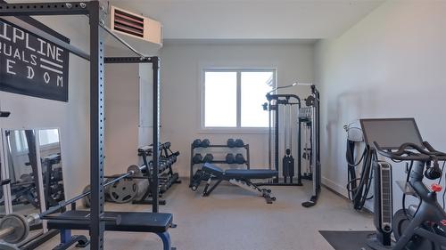 1010 Lakecrest Court, Kelowna, BC - Indoor Photo Showing Gym Room