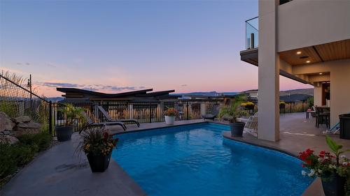 1010 Lakecrest Court, Kelowna, BC - Outdoor With In Ground Pool With Exterior