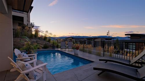 1010 Lakecrest Court, Kelowna, BC - Outdoor With In Ground Pool