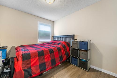 1690 Thayer Court, Kelowna, BC - Indoor Photo Showing Bedroom