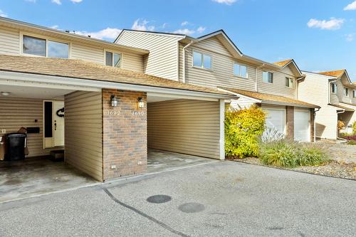 1690 Thayer Court, Kelowna, BC - Outdoor