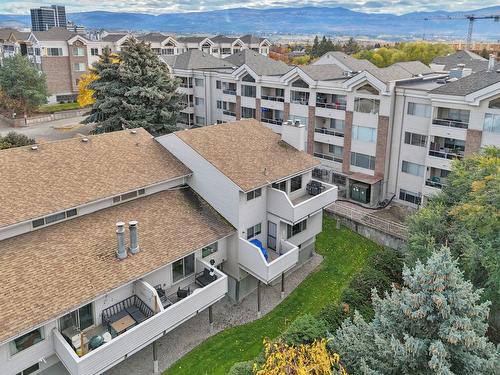 1690 Thayer Court, Kelowna, BC - Outdoor With Body Of Water