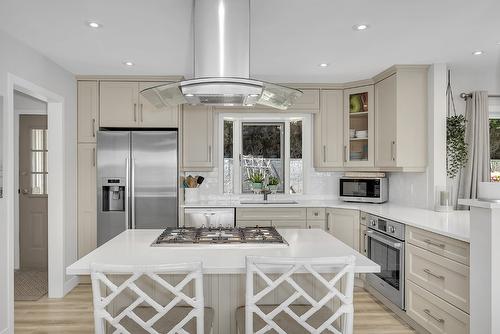 3177 Vector Drive, West Kelowna, BC - Indoor Photo Showing Kitchen With Upgraded Kitchen