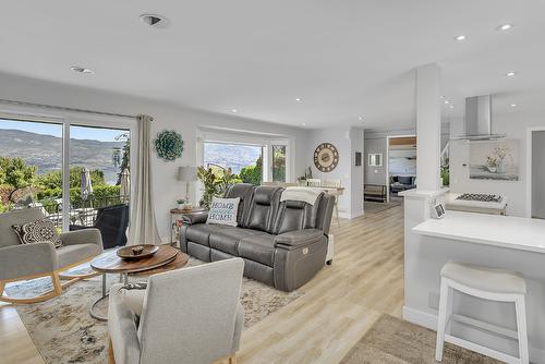 3177 Vector Drive, West Kelowna, BC - Indoor Photo Showing Living Room