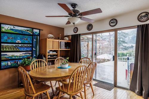 15911 Trask Road, Lake Country, BC - Indoor Photo Showing Dining Room