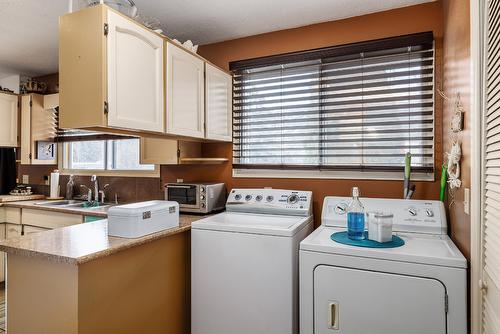 15911 Trask Road, Lake Country, BC - Indoor Photo Showing Laundry Room