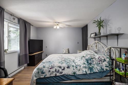 15911 Trask Road, Lake Country, BC - Indoor Photo Showing Bedroom