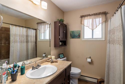 15911 Trask Road, Lake Country, BC - Indoor Photo Showing Bathroom