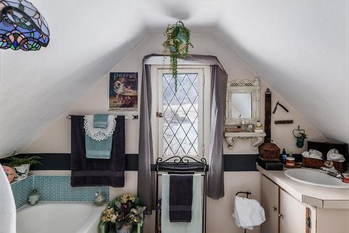 15911 Trask Road, Lake Country, BC - Indoor Photo Showing Bathroom