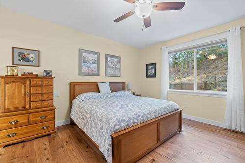 1340 24 Street, Salmon Arm, BC - Indoor Photo Showing Bedroom