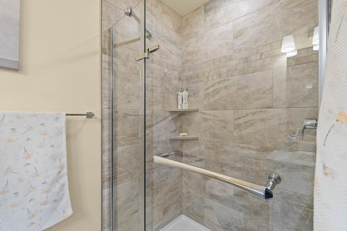 1340 24 Street, Salmon Arm, BC - Indoor Photo Showing Bathroom