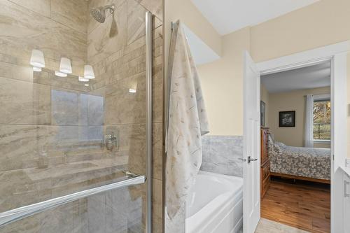 1340 24 Street, Salmon Arm, BC - Indoor Photo Showing Bathroom