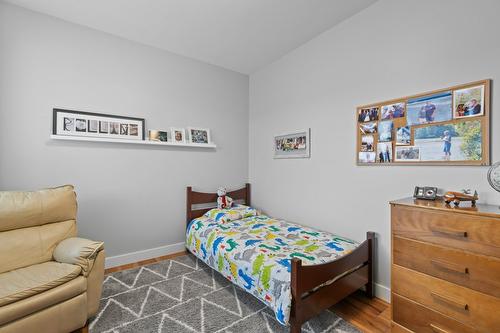 1340 24 Street, Salmon Arm, BC - Indoor Photo Showing Bedroom