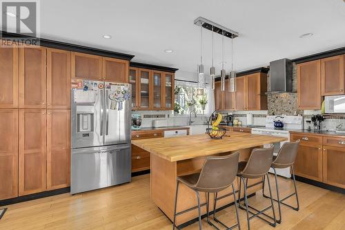 1845 Hayashi Road, Kelowna, BC - Indoor Photo Showing Kitchen