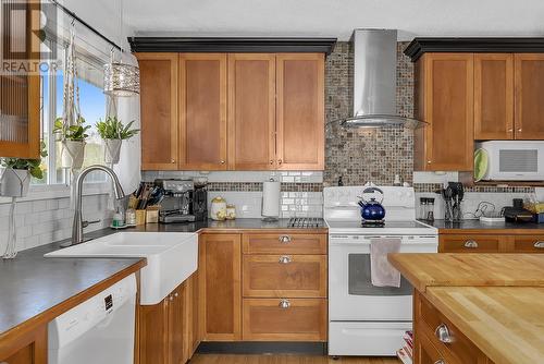 1845 Hayashi Road, Kelowna, BC - Indoor Photo Showing Kitchen