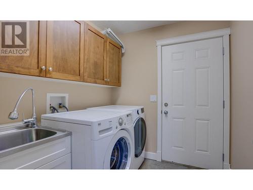 7104 Lakeridge Drive, Vernon, BC - Indoor Photo Showing Laundry Room