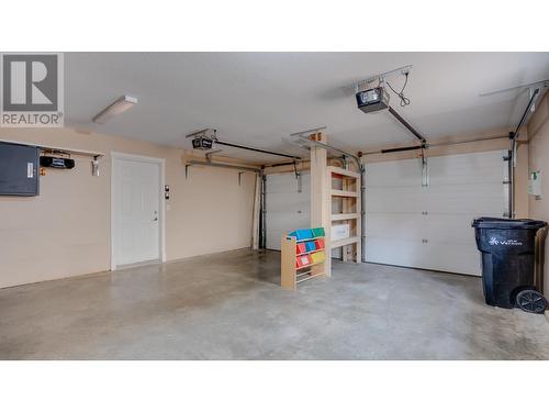 7104 Lakeridge Drive, Vernon, BC - Indoor Photo Showing Garage