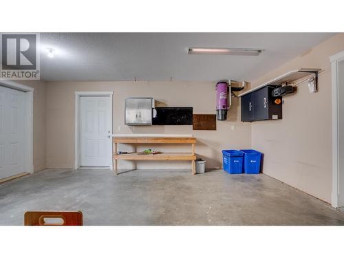 7104 Lakeridge Drive, Vernon, BC - Indoor