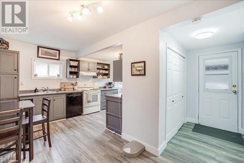 2034 Eighth Avenue, Trail, BC - Indoor Photo Showing Kitchen With Double Sink