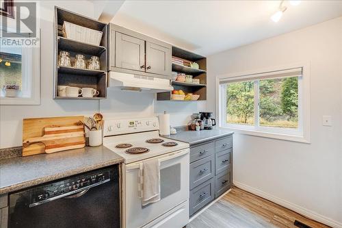 2034 Eighth Avenue, Trail, BC - Indoor Photo Showing Kitchen