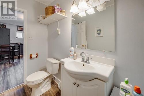 2034 Eighth Avenue, Trail, BC - Indoor Photo Showing Bathroom