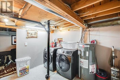 2034 Eighth Avenue, Trail, BC - Indoor Photo Showing Laundry Room