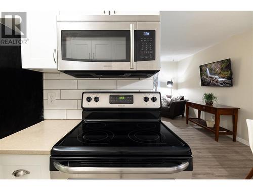 450 All Star Court Unit# 224, Kelowna, BC - Indoor Photo Showing Kitchen