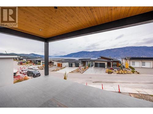 9489 Ledgestone Road, Lake Country, BC - Outdoor