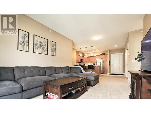 1990 Upper Sundance Drive Unit# 3314, West Kelowna, BC - Indoor Photo Showing Living Room