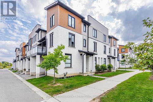 941 Manhattan Way, London, ON - Outdoor With Facade