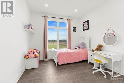 13708 County Rd 15 Road, Merrickville, ON - Indoor Photo Showing Bedroom