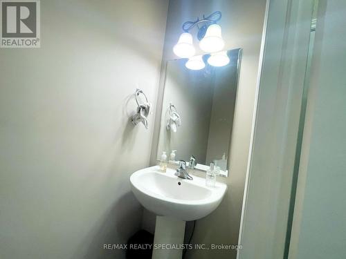 169 Links Crescent, Woodstock, ON - Indoor Photo Showing Bathroom