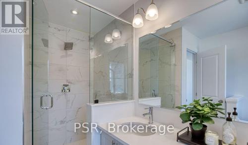 41 Queensbrook Crescent, Cambridge, ON - Indoor Photo Showing Bathroom