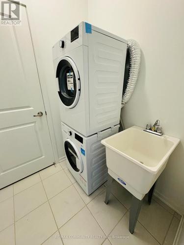 211 Monarch Avenue, Ajax, ON - Indoor Photo Showing Laundry Room