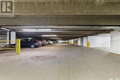 613 4045 Rae Street, Regina, SK - Indoor Photo Showing Garage