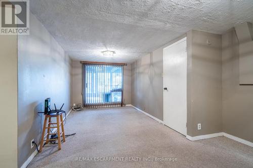 60 Atkinson Boulevard, Hamilton, ON - Indoor Photo Showing Other Room