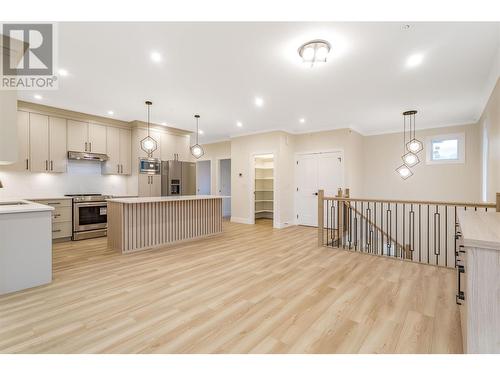 19950 Mccarthy Road Unit# 23, Lake Country, BC - Indoor Photo Showing Kitchen With Upgraded Kitchen