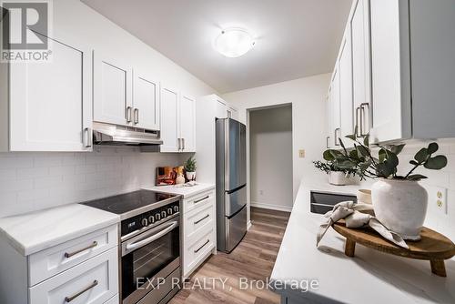 5 - 101 Marisa'S Lane, Cobourg, ON - Indoor Photo Showing Kitchen With Upgraded Kitchen