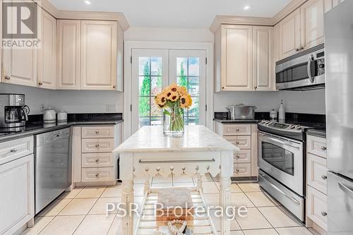 170 Strathallan Boulevard, Toronto, ON - Indoor Photo Showing Kitchen