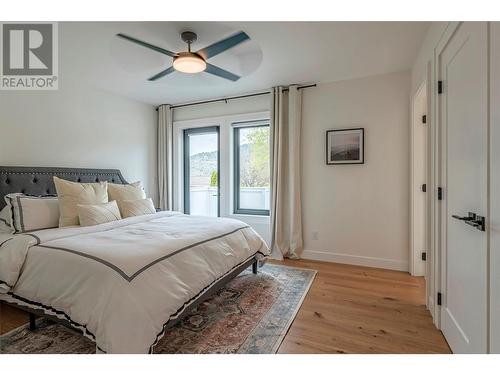 8590 Harbour Heights Road, Vernon, BC - Indoor Photo Showing Bedroom