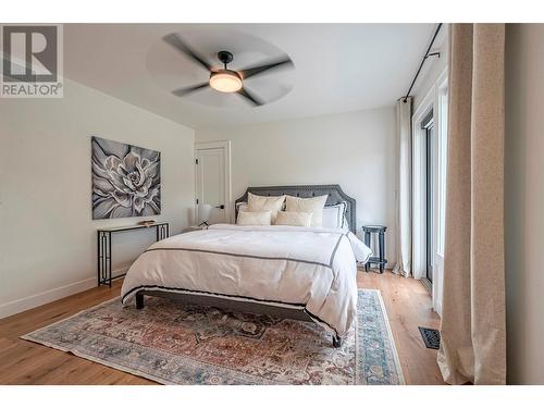 8590 Harbour Heights Road, Vernon, BC - Indoor Photo Showing Bedroom