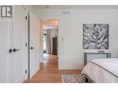 8590 Harbour Heights Road, Vernon, BC - Indoor Photo Showing Bedroom