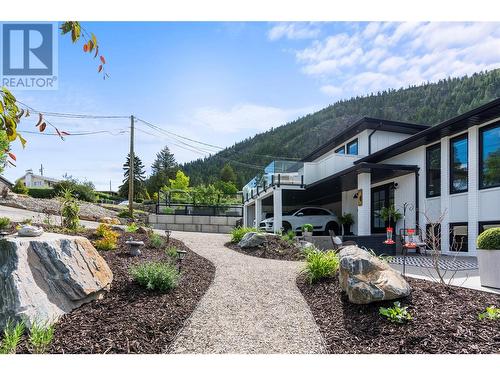 8590 Harbour Heights Road, Vernon, BC - Outdoor