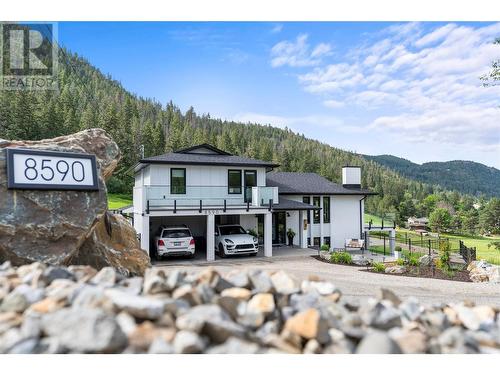 8590 Harbour Heights Road, Vernon, BC - Outdoor